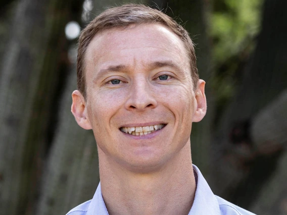 steve rains headshot