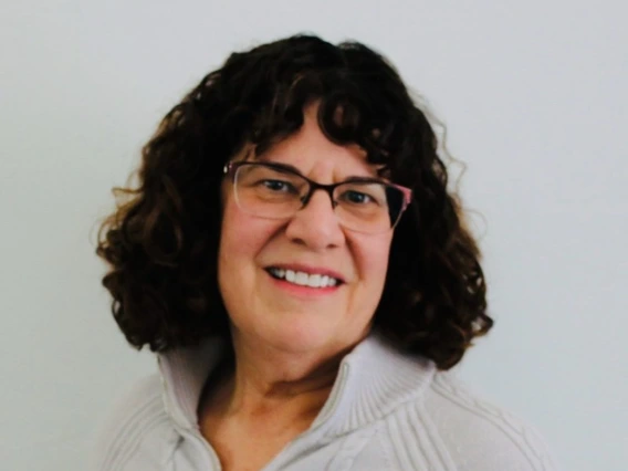 Diane Fellows headshot