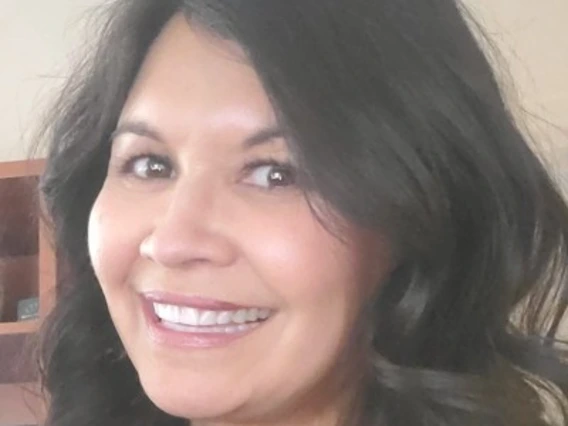 lisa teyechea headshot